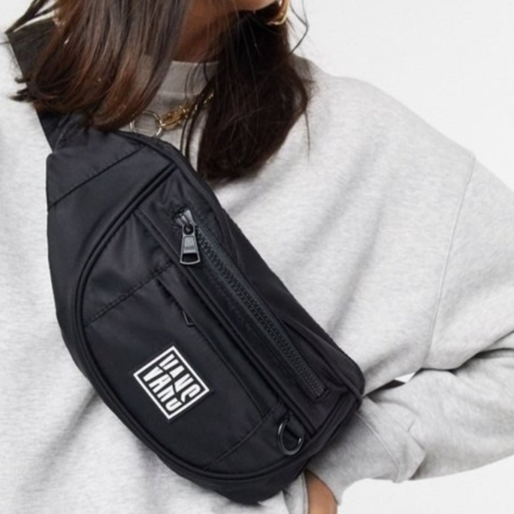 Ⓜ️SPORT WARD CROSSBODY WAIST FUNNY PACK BLACK AUTHENTIC VANS BRAND NEW UNISEX